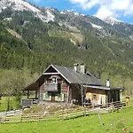 Chalet Weisse Wand Almen