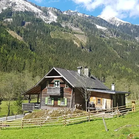 Chalet Weisse Wand Almen