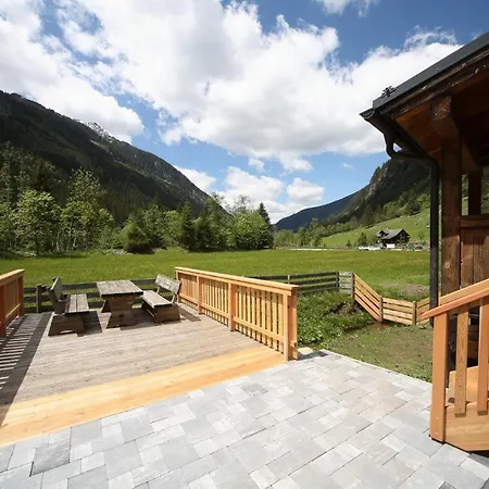 Chalet Weisse Wand Almen