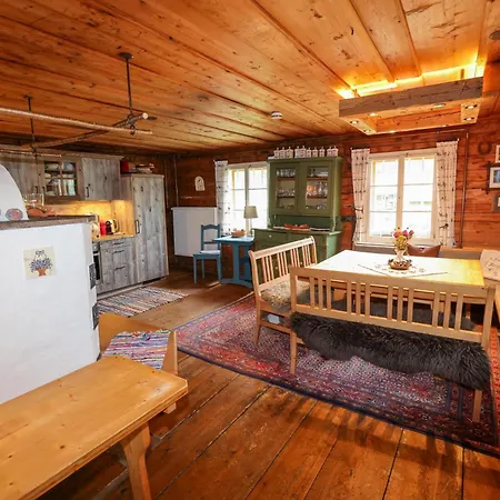 Chalet Weisse Wand Almen