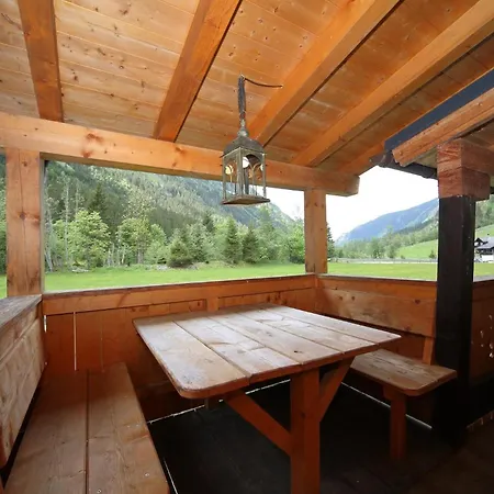 Chalet Weisse Wand Almen